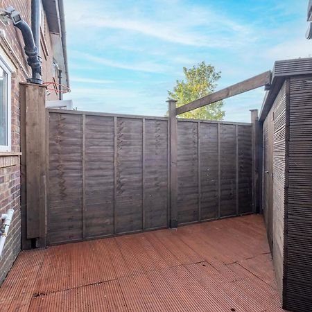 Kings House Apartment Hayes, West London Apt A Northolt  Екстер'єр фото