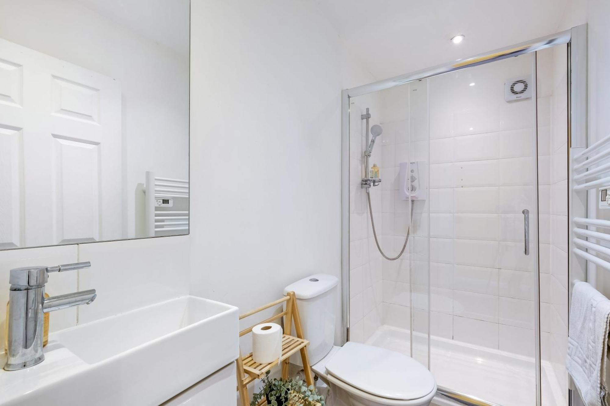 Kings House Apartment Hayes, West London Apt A Northolt  Екстер'єр фото