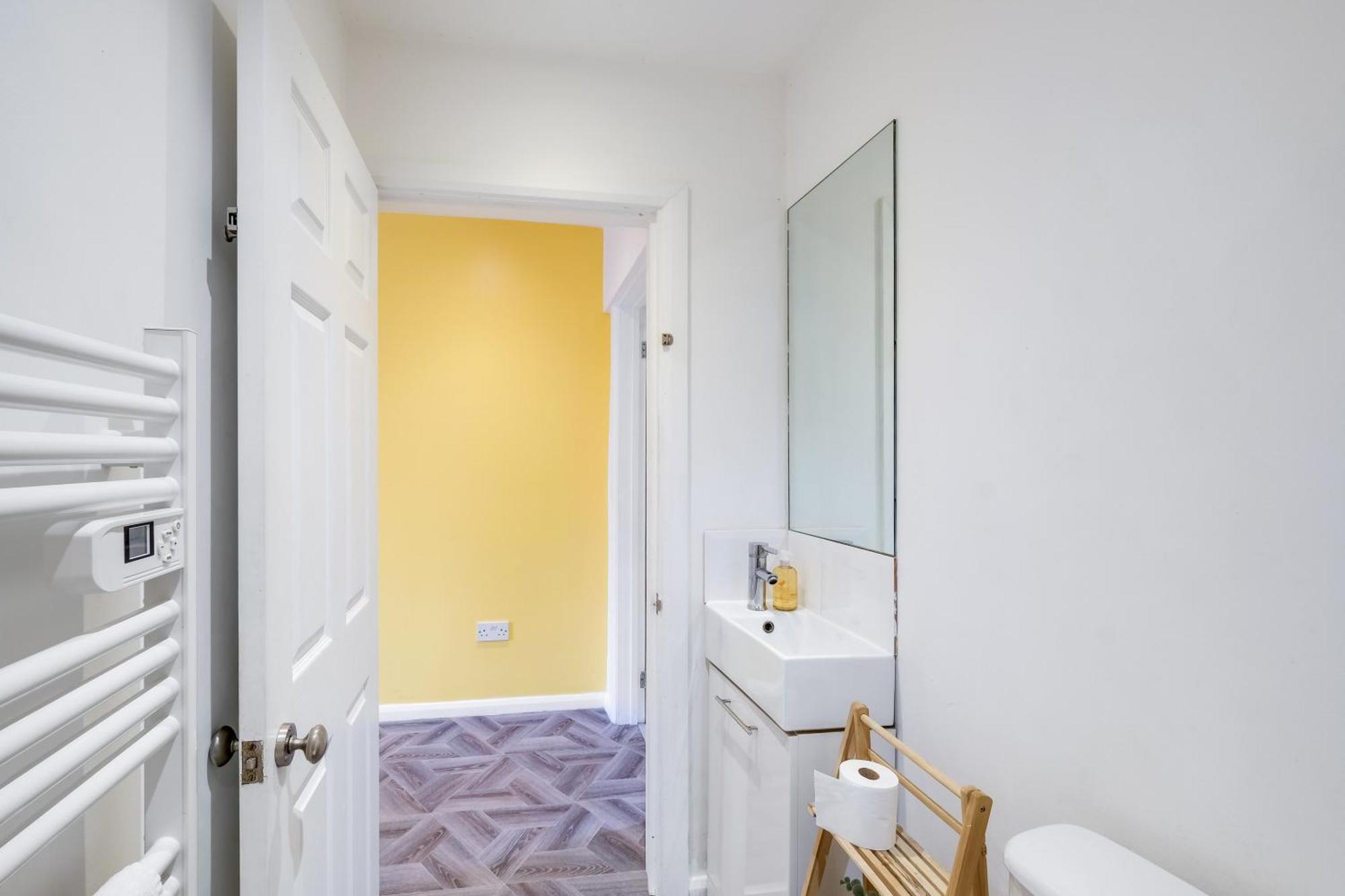 Kings House Apartment Hayes, West London Apt A Northolt  Екстер'єр фото